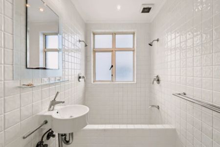 15/94 Elizabeth Bay Road,Elizabeth Bay,New South Wales 2011, Sydney - Photo 3