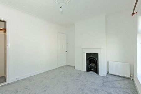 3 bedroom link detached house to rent - Photo 5