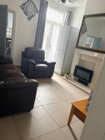 3 bedroom terraced house to rent - Photo 4