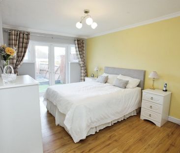 Hazel Grove, CAERPHILLY - Photo 4