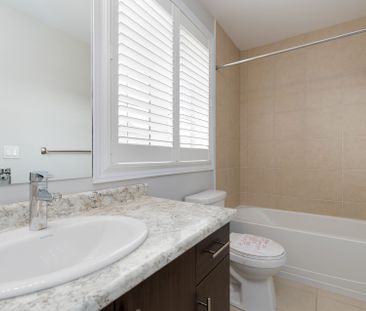 For Lease - 2314 Natasha Circle, Oakville, Ontario - Photo 2