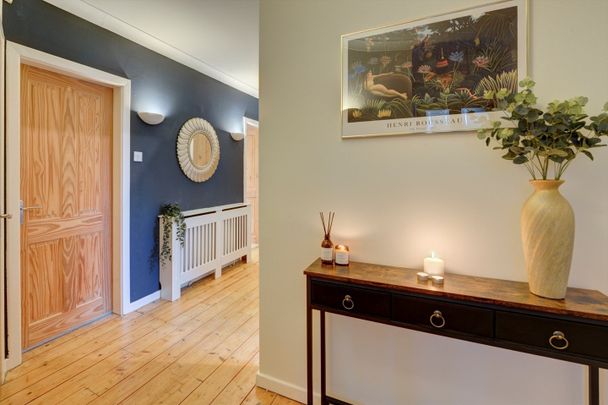 2 Bed Maisonette, Becketts Park Drive, LS6 - Photo 1