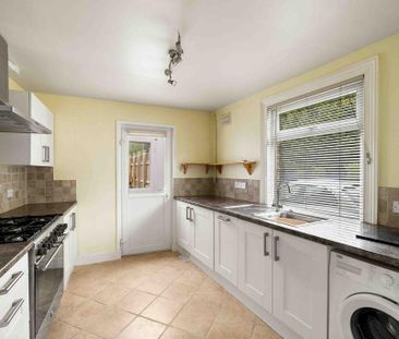 2 bedroom end of terrace house to rent - Photo 5
