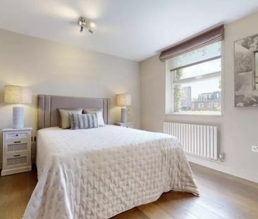 St. Johns Wood Park, London, NW8 6NJ - Photo 1