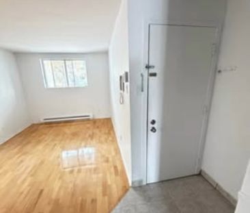 29 Boul. St-Elzear O., #2 - Photo 1