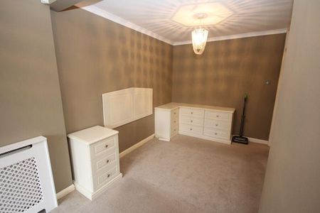 2 bedroom semi-detached bungalow to rent - Photo 4