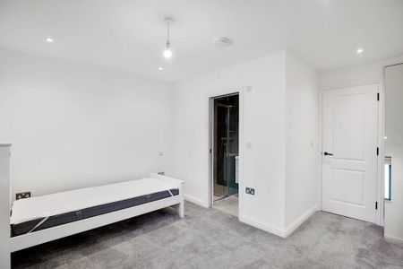 4 Bed Terraced House, Ravensdale Gardens, SE19 - Photo 4