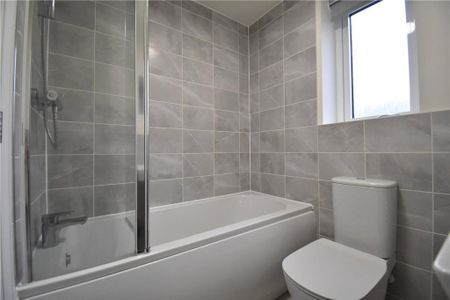 4 bedroom detached house to rent - Photo 4