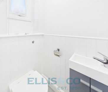 3 bedroom terraced house to rent - Photo 5