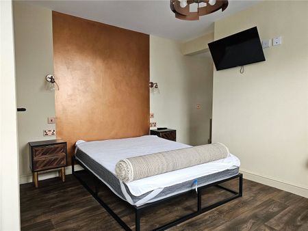 High Street, Hucknall, Nottingham, Nottinghamshire, NG15 - Photo 3