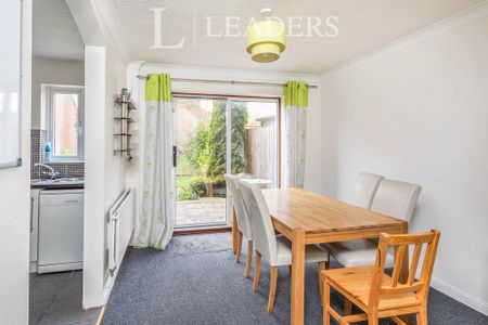 1 bedroom in a house share to rent - Photo 2