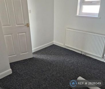 4 bedroom terraced house to rent - Photo 4