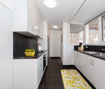 6 Devon Street, Caulfield VIC 3162 - House For Rent | Domain - Photo 4