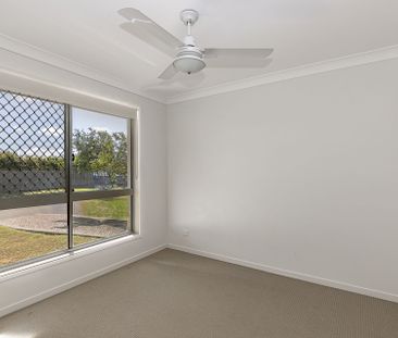 2/6 Cassinia Street, Mount Low - Photo 3