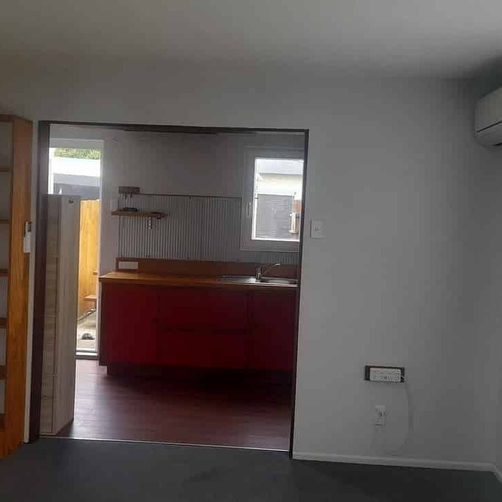 Sunny 2 bedroom, small garden, with BBQ area - Photo 1