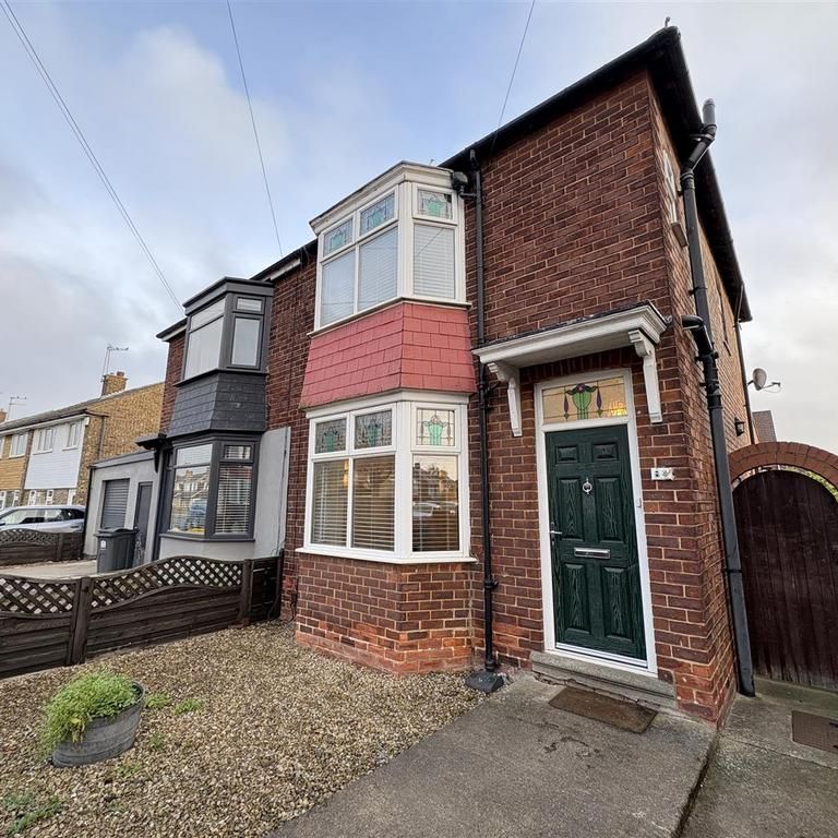 3 bedroom semi-detached house to rent - Photo 1