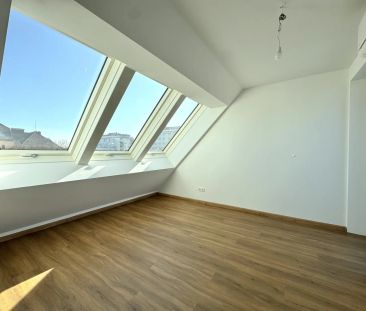 Dachgeschossausbau mit Terrasse & Klimaanlage - Erstbezug - Photo 3