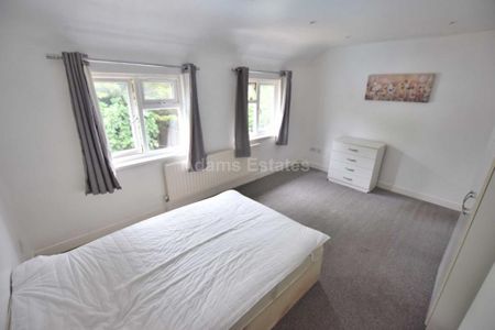 4 bedroom terraced house to rent - Photo 5