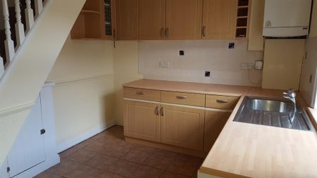 2 bedroom terraced house to rent - Photo 3