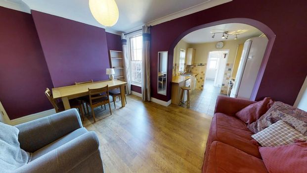 3 bedroom end of terrace house to rent - Photo 1