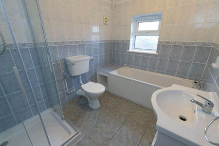 2 bedroom semi-detached house to rent - Photo 2