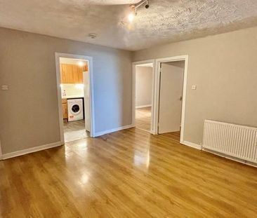 4 bedroom flat to rent - Photo 1