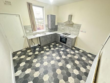 2 bedroom terraced house to rent - Photo 4