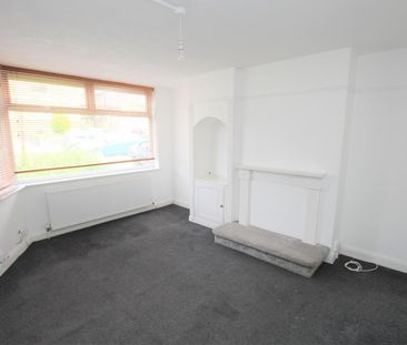 2 bedroom Maisonette to let - Photo 2