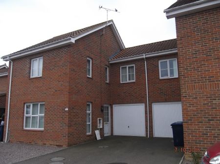 3 bedroom link detached house to rent - Photo 4