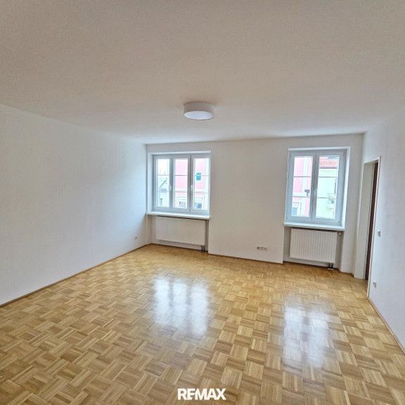Mietwohnung im Herzen von Neumarkt – direkt am Marktplatz - Foto 1