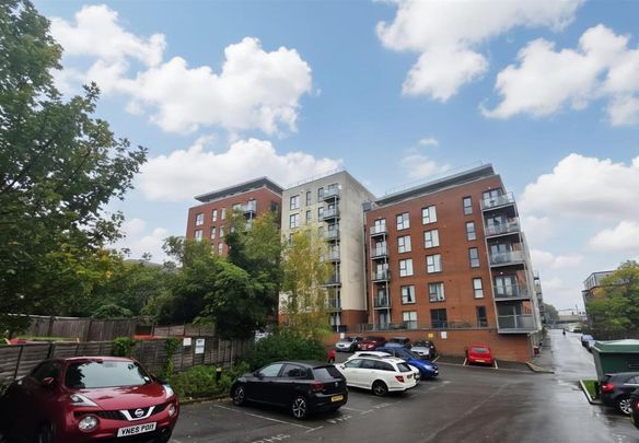 2 bedroom flat to rent - Photo 1