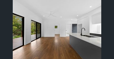 Modern Coastal Retreat in Peaceful Elanora Setting - Photo 4