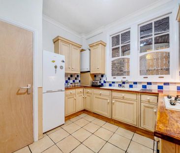 4 bedroom semi-detached house to rent - Photo 5