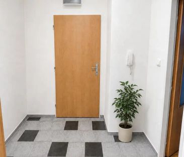 Pronájem bytu 1+kk v cihlovém domě nedaleko centra Brna, na ulici B... - Фото 5