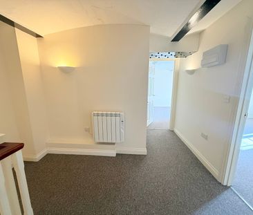 Sherborne Road, Yeovil, Somerset - Photo 3