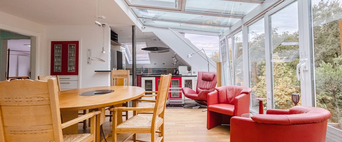 Penthouse-Wohnung, hochwertig möbliert und in bester Lage mit Blick in den Bürgerpark - Photo 1