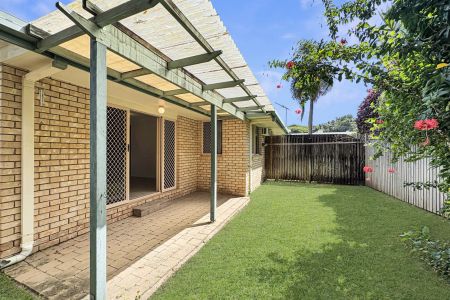 Central, Comfortable & Ready When You Are - Photo 4