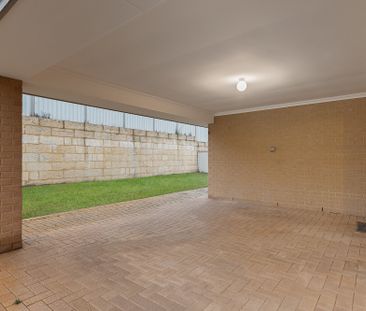 Spacious 4-Bedroom, 2-Bathroom Family Home in Secret Harbour - Photo 4