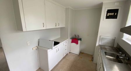 Two bedroom, Mt Wellington - Photo 3