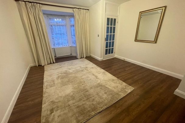 Wells Street - Photo 1