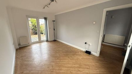 3 bedroom terraced house to rent - Photo 5