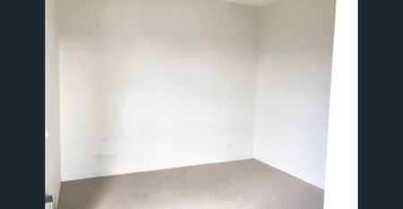 Modern near new Two Bedroom, Two Bathroom Apartment in Zetland - Photo 4