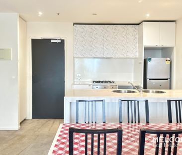 CONVENIENCE CITY LIVING - PARTIALLY FURNISHED - Photo 6