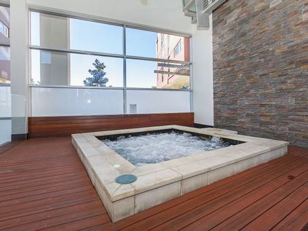 3052/3 Parkland Boulevard, Brisbane City QLD 4000 - Apartment For Rent - $835 | Domain - Photo 2