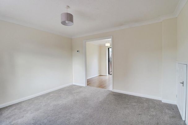 3 bedroom end of terrace house to rent - Photo 1