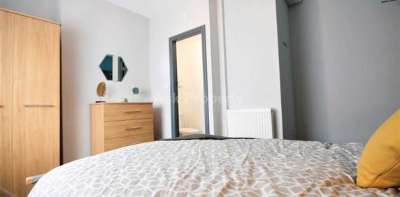 1 bedroom in a house share to rent - Photo 2