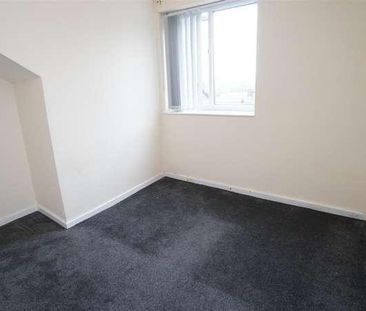 Woodside Avenue, Kirkstall, LS4 - Photo 2