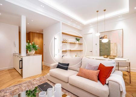 Flat for rent in Recoletos (Madrid) - Photo 4