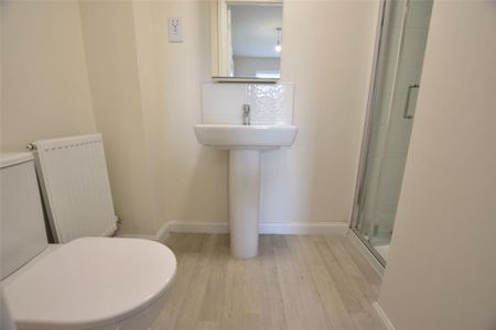 3 bedroom semi-detached house to rent - Photo 5