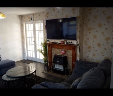 3 Bed Semi-Detached House, Blakesley Walk, LE4 - Photo 1